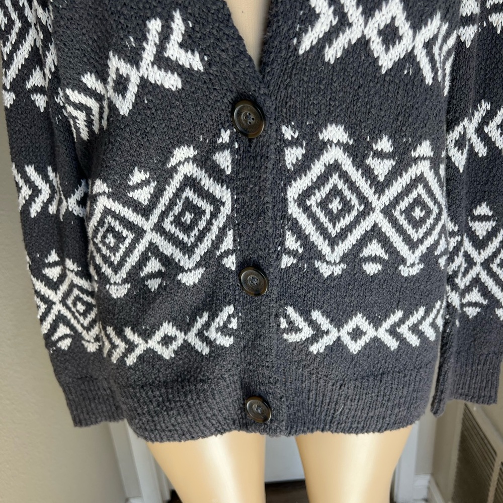 Hollister Navy and White Geometric Cardigan - Picture 4 of 5